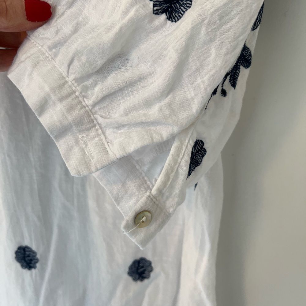Embroidered Flower Blouse - Picture 4 of 7